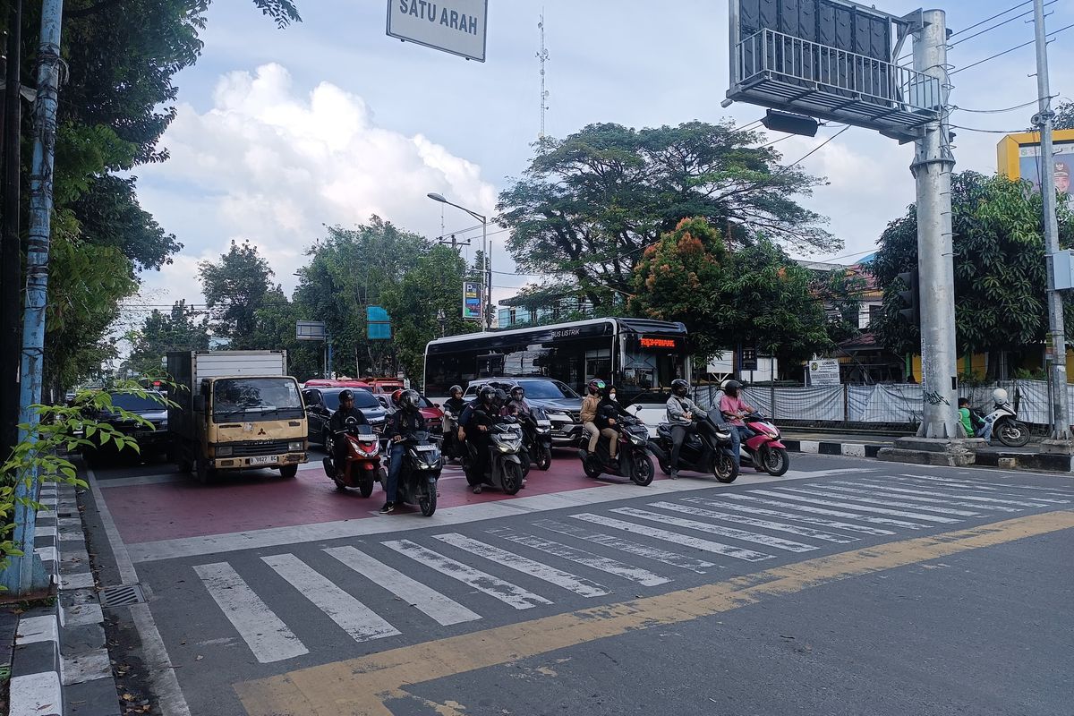 Kemacetan Padat Merayap Warnai Sejumlah Ruas Jalan Pusat Kota Medan Jelang Tahun Baru 2026