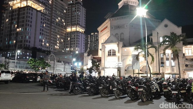 Tarif Parkir Naik Dua Kali Lipat, Jukir Liar Meresahkan Warga di Lapangan Merdeka Medan